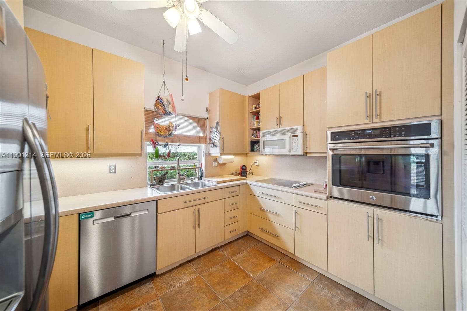9008 Collins Ave 402 photo 18