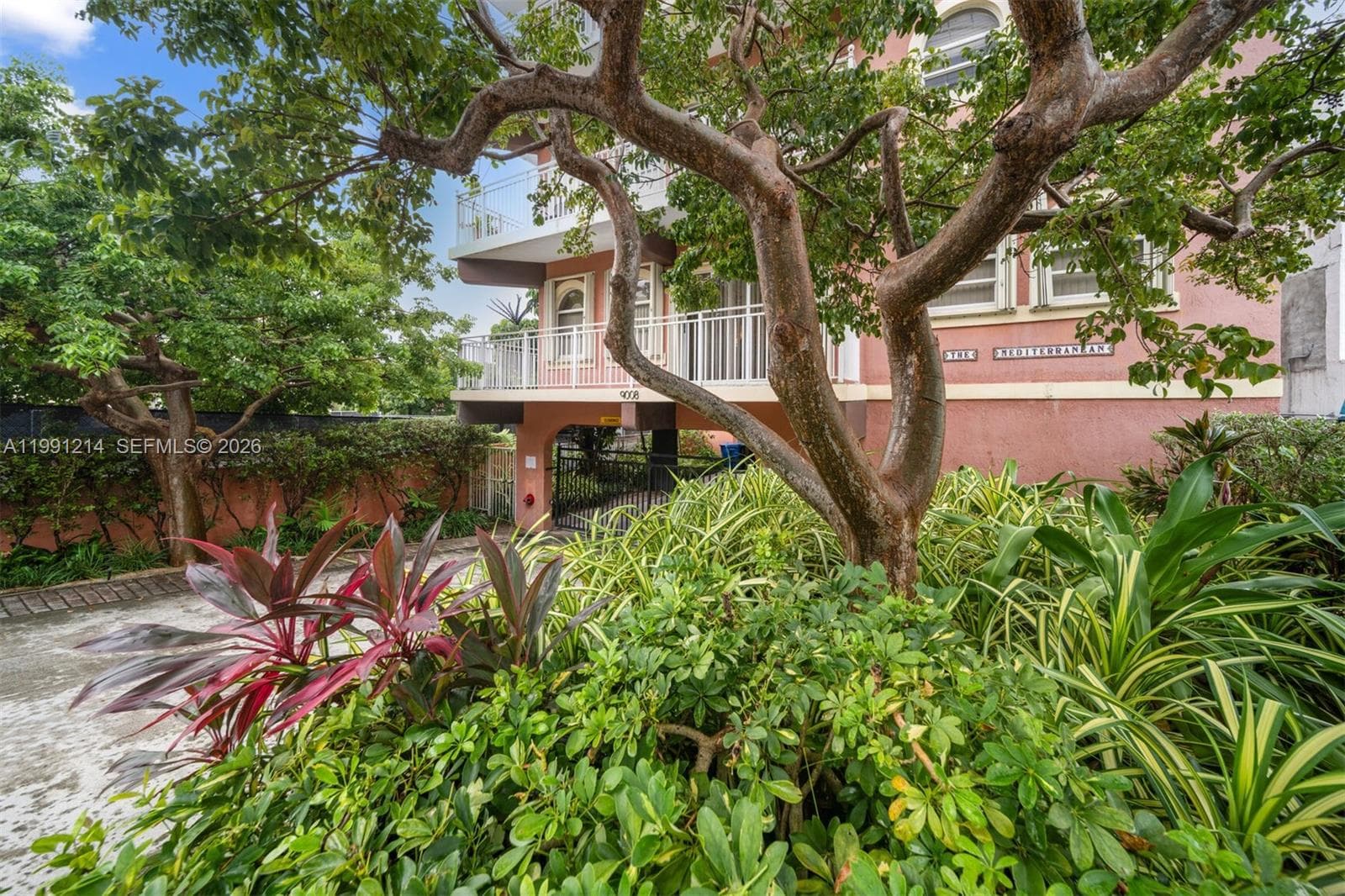 9008 Collins Ave 402 photo 4
