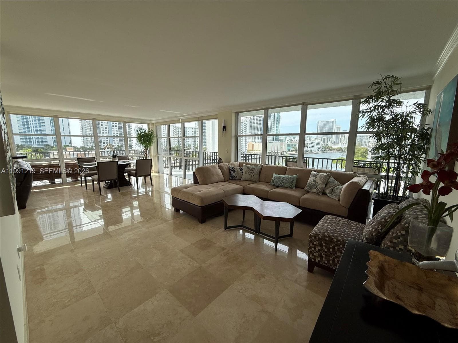1000 Parkview Dr 720 photo 6