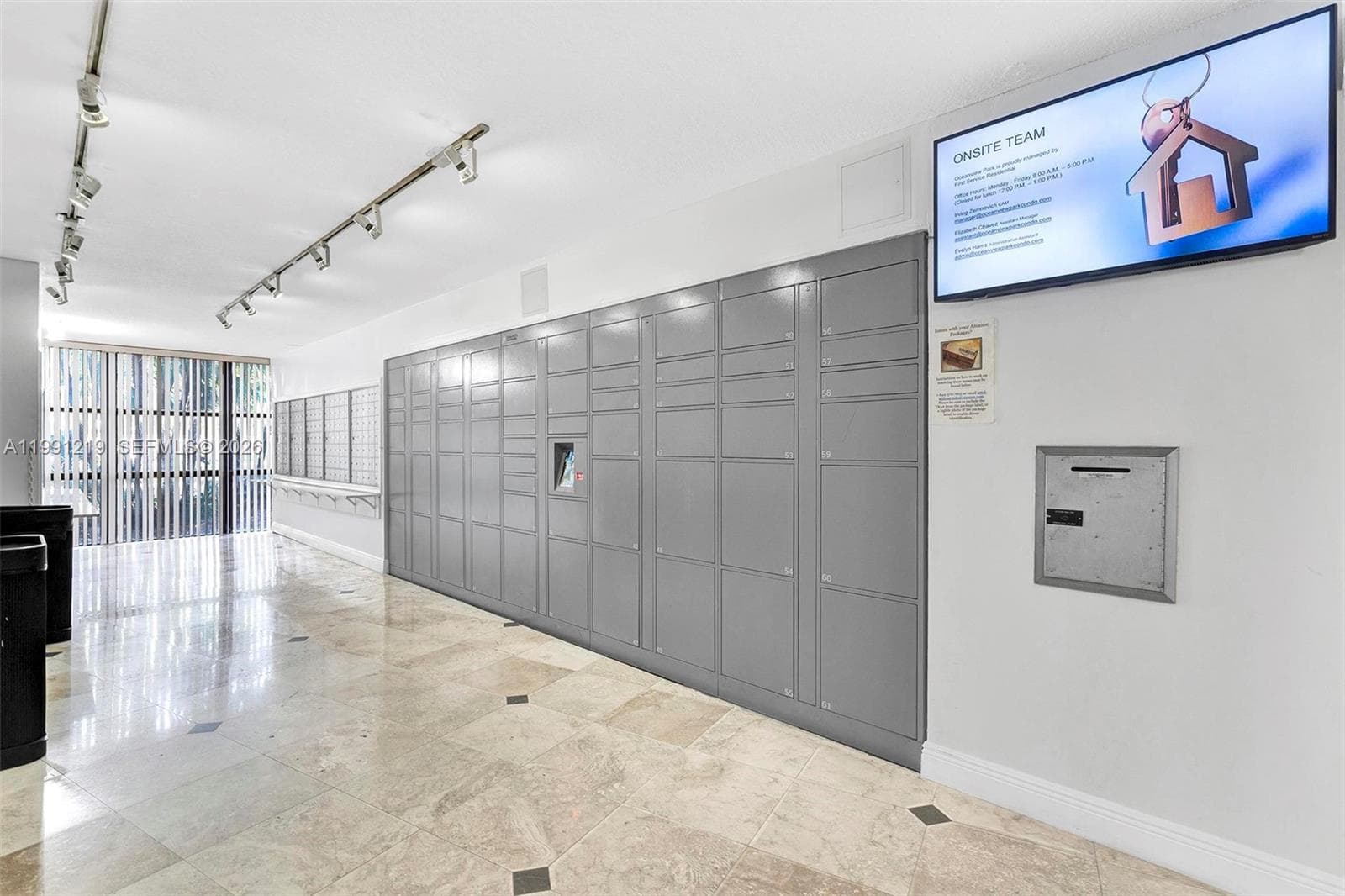 1000 Parkview Dr 720 photo 24