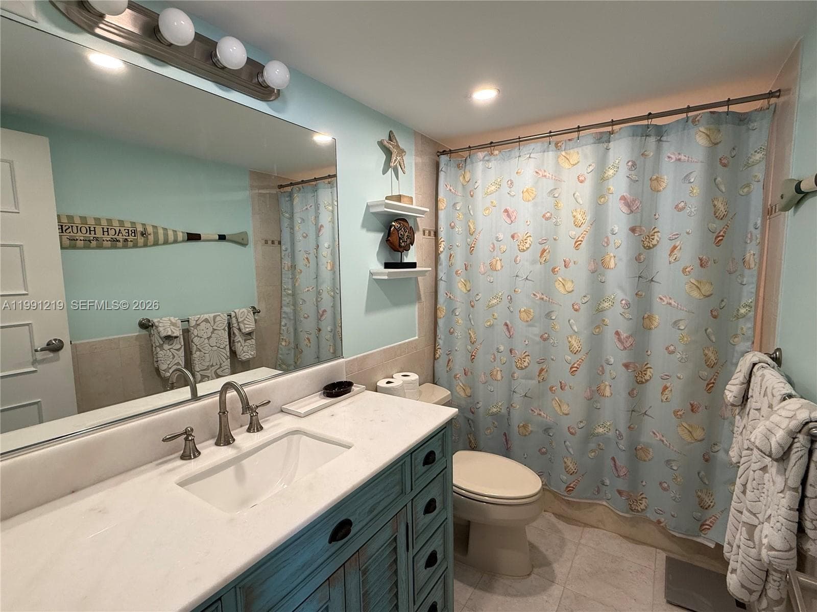 1000 Parkview Dr 720 photo 14