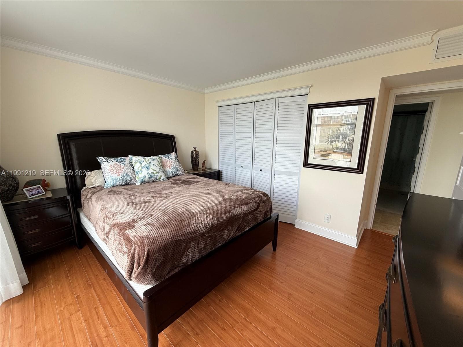 1000 Parkview Dr 720 photo 11