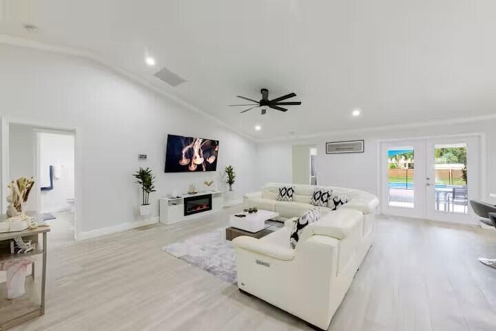 11038 Persimmon Boulevard photo 3