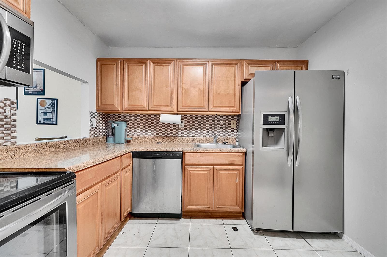 1000 Parkview Drive Unit 306 photo 13