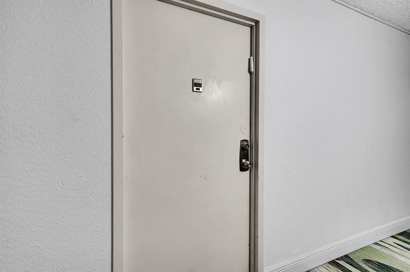 1000 Parkview Drive Unit 306 photo 9