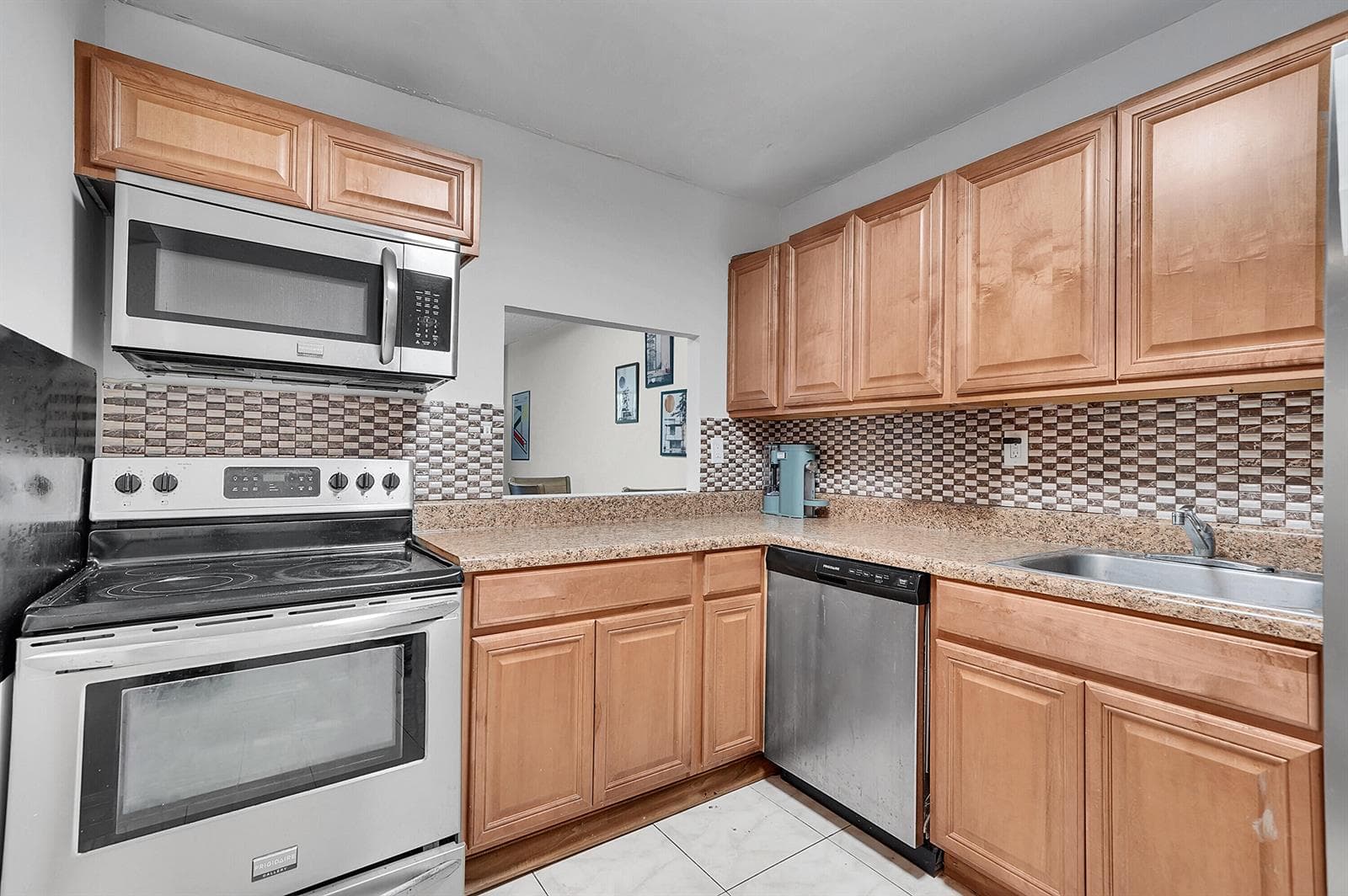 1000 Parkview Drive Unit 306 photo 14