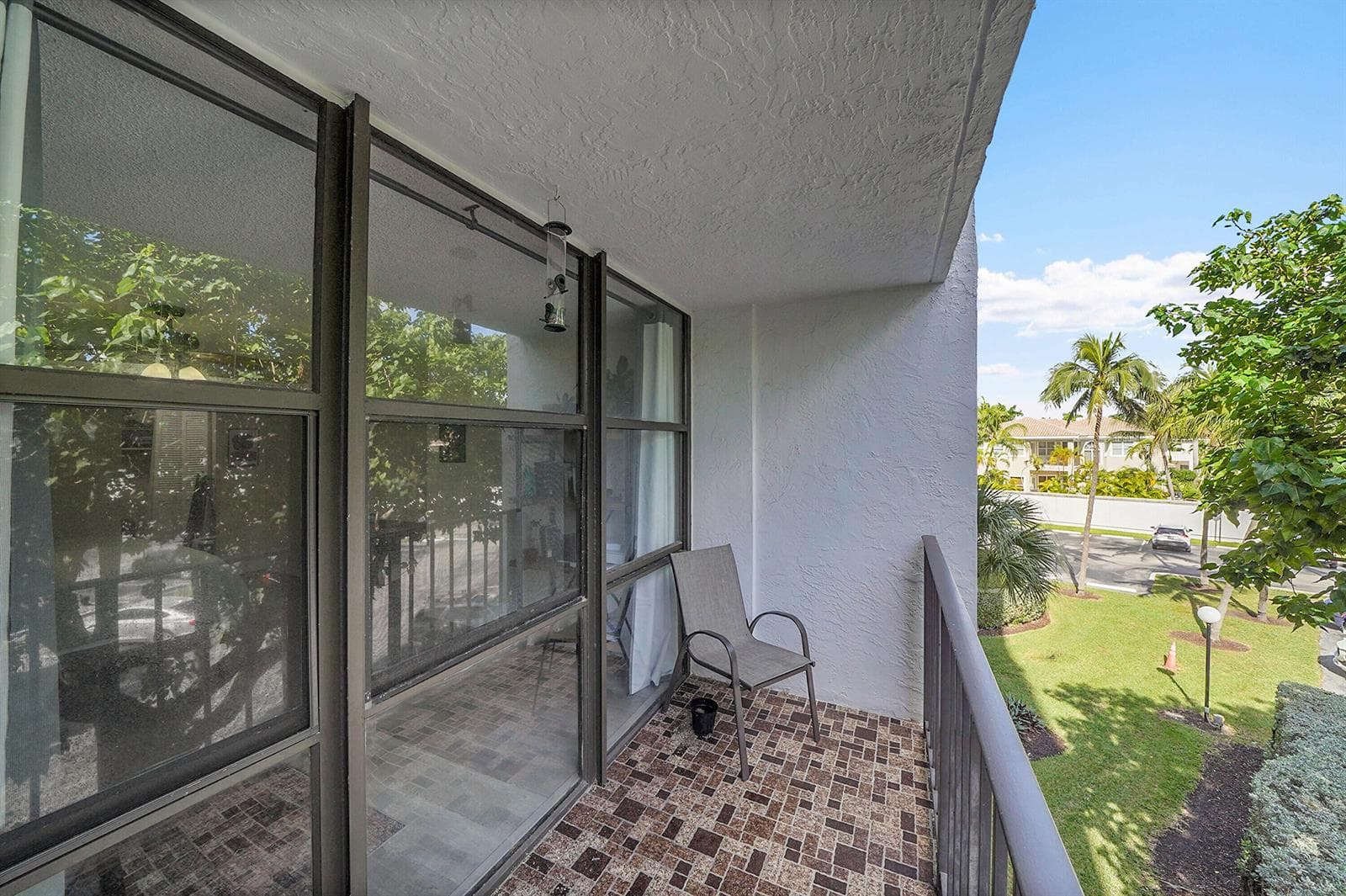 1000 Parkview Drive Unit 306 photo 25