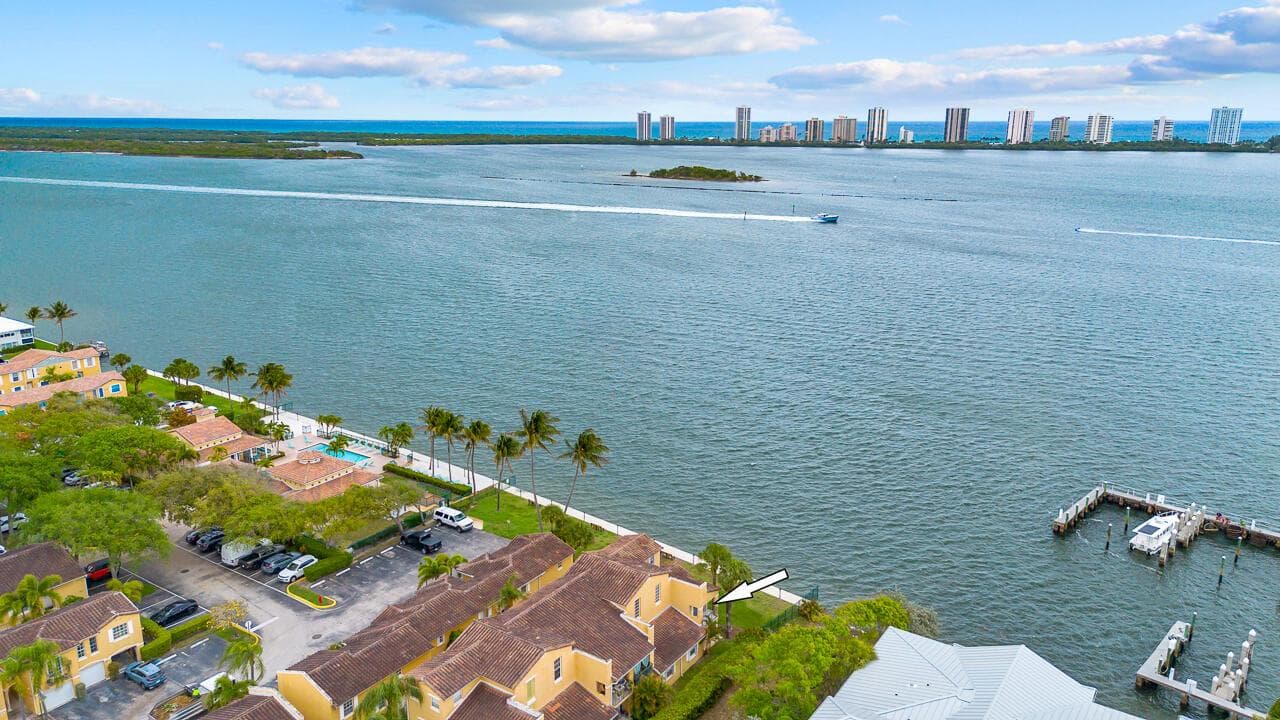 1060 Lake Shore Drive 201 photo 6