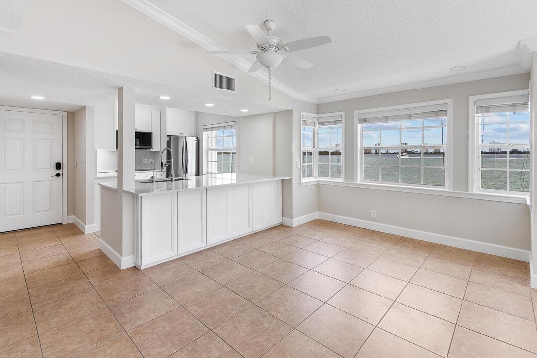 1060 Lake Shore Drive 201 photo 13