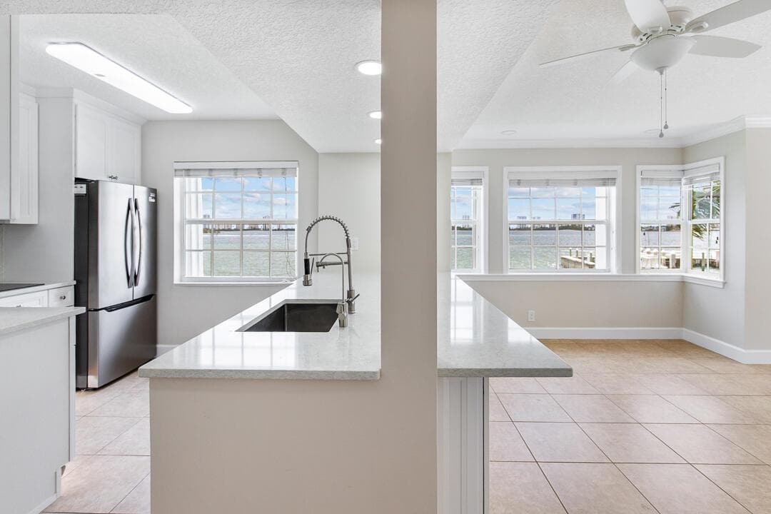 1060 Lake Shore Drive 201 photo 17