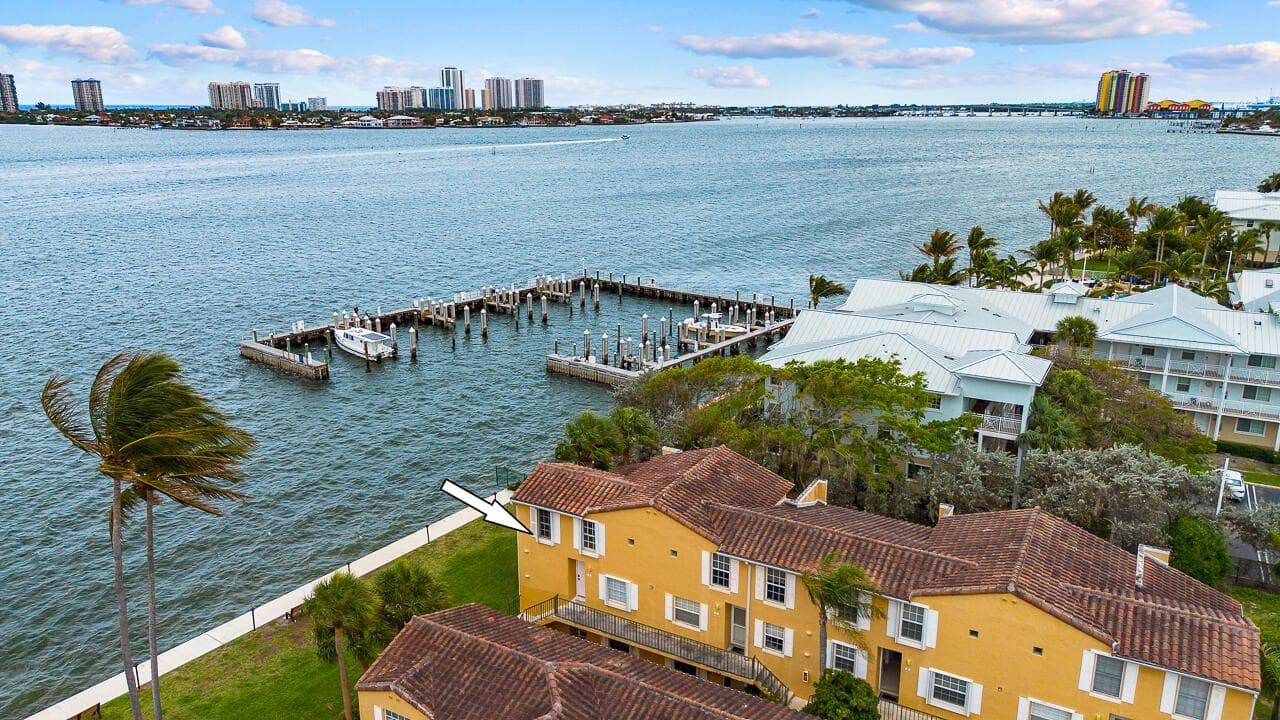 1060 Lake Shore Drive 201 photo 9