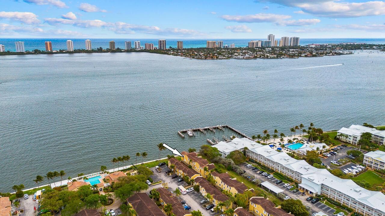 1060 Lake Shore Drive 201 photo 10
