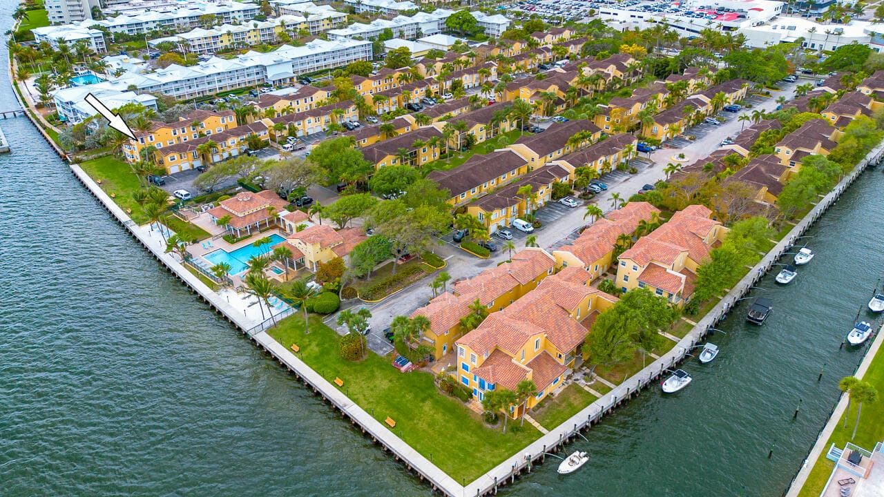 1060 Lake Shore Drive 201 photo 4