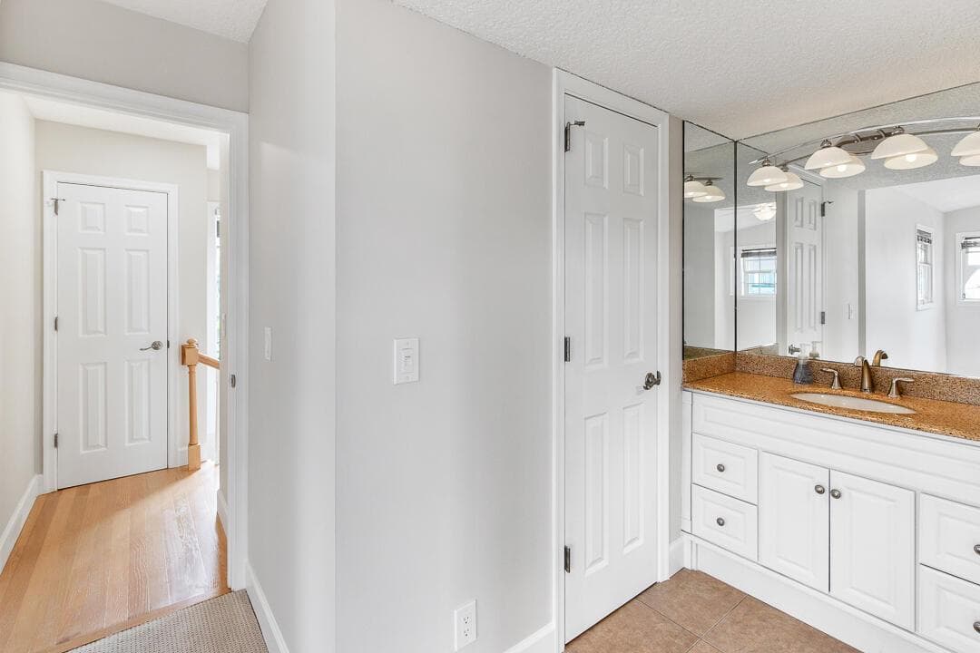 1060 Lake Shore Drive 201 photo 25