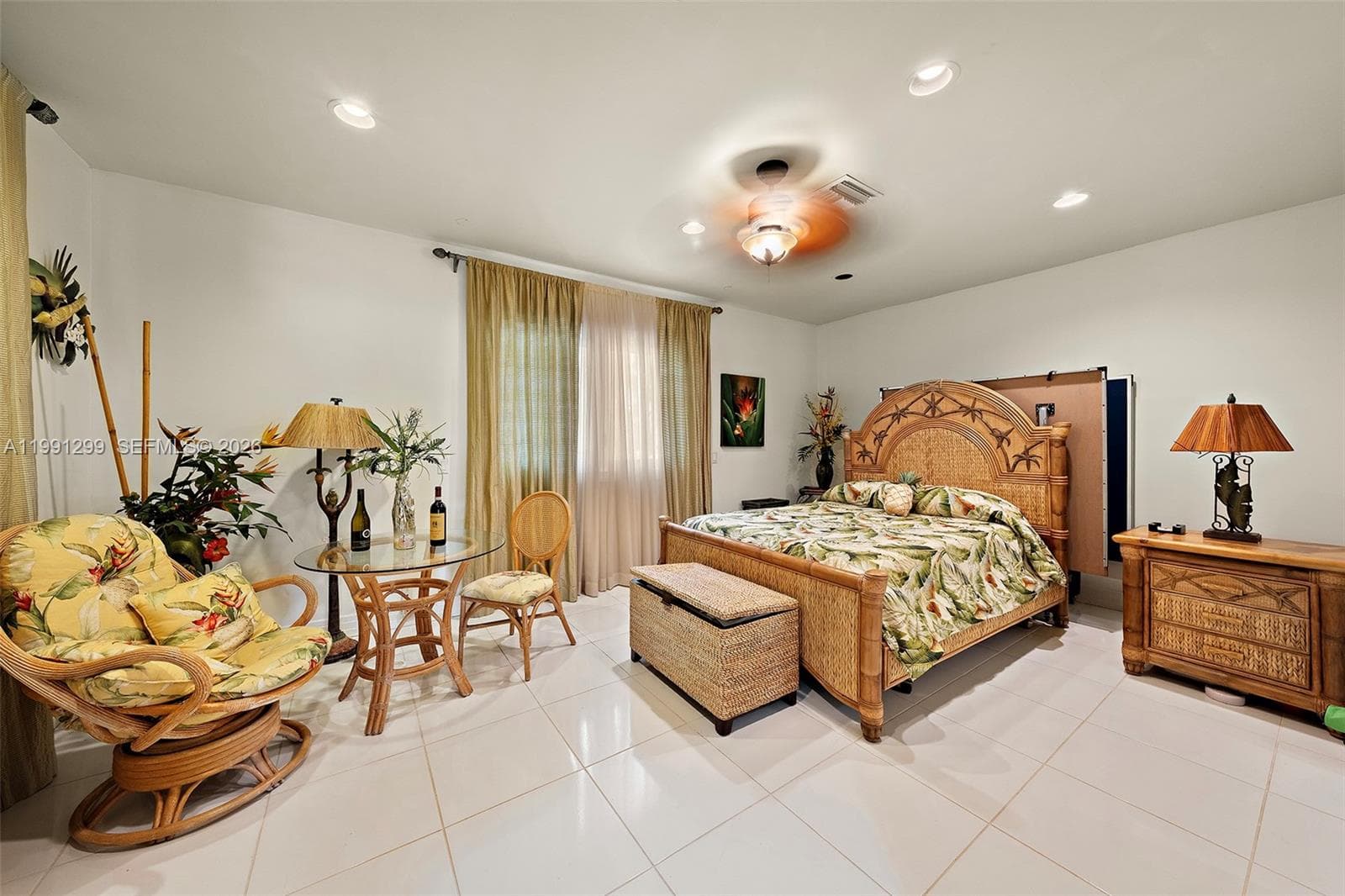 1047 Southlake Dr photo 23