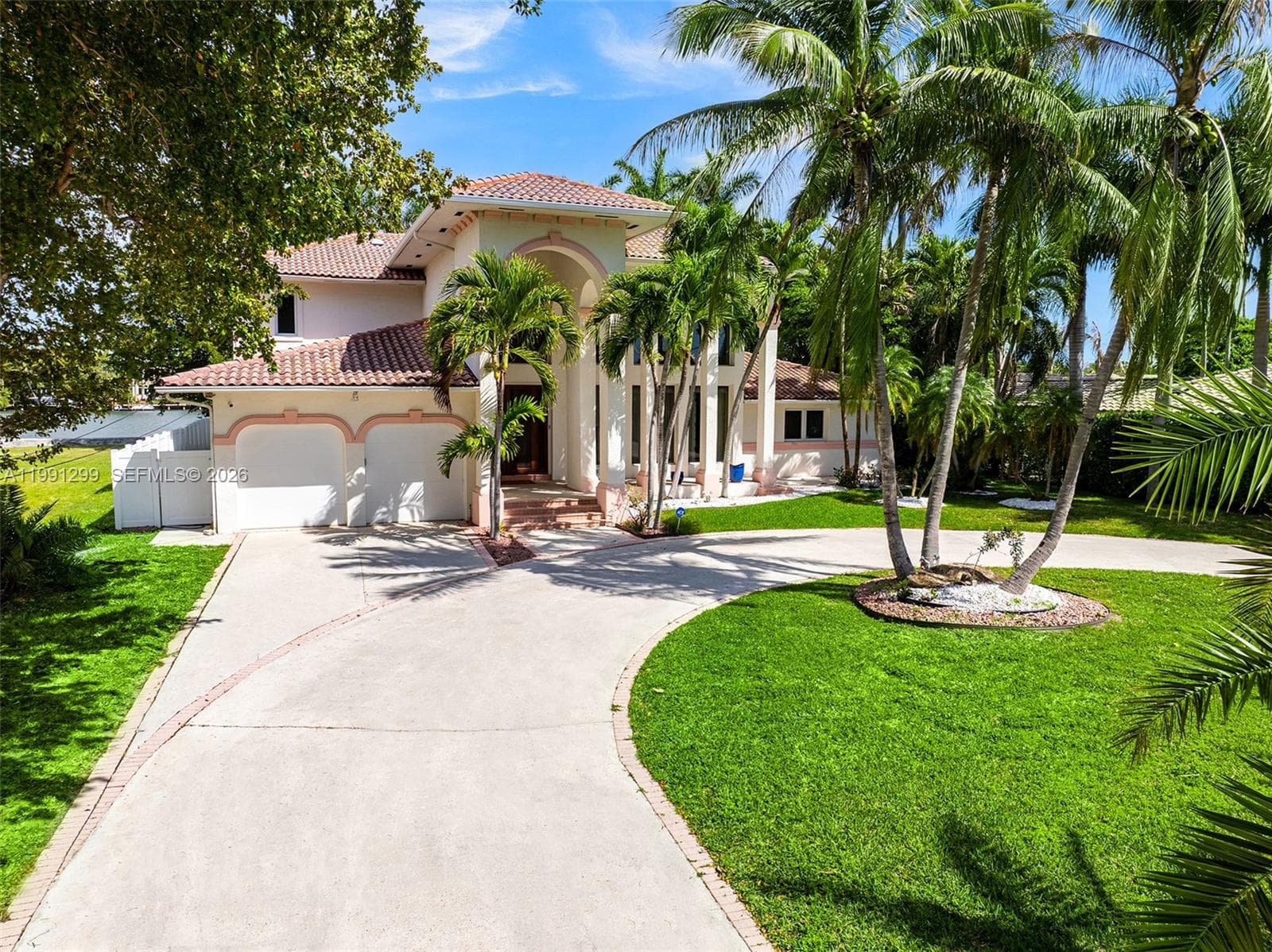 1047 S Southlake Dr photo 9