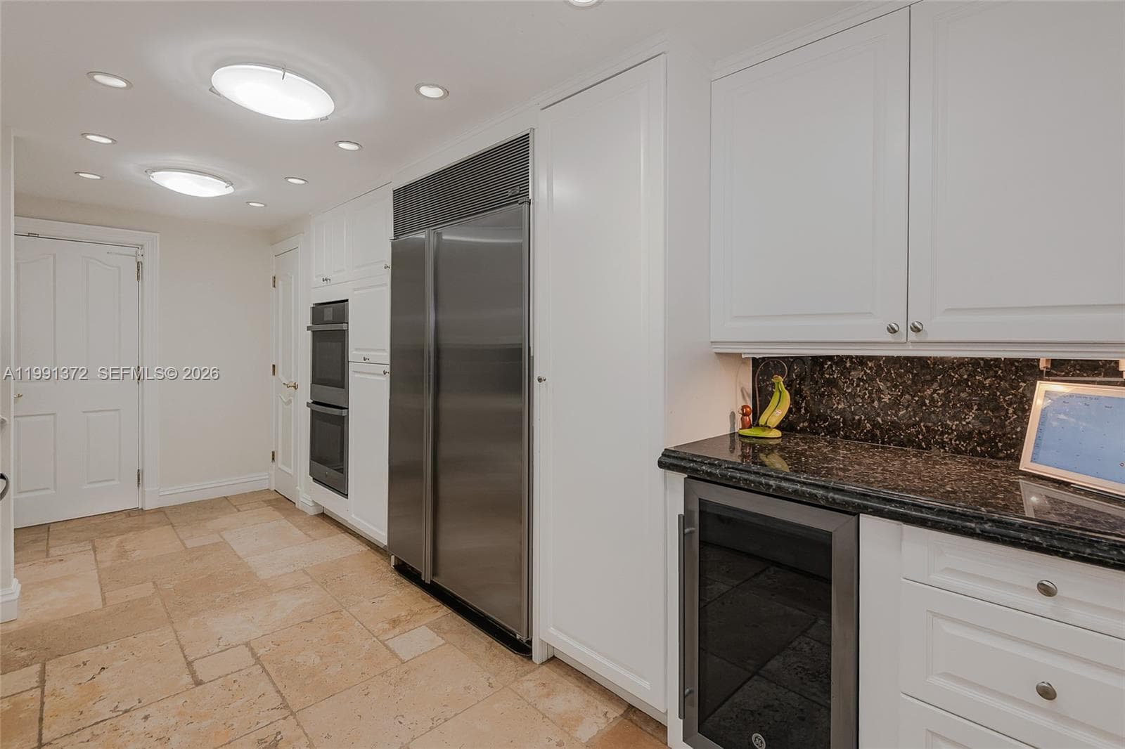 600 Grapetree Dr 9GN photo 11