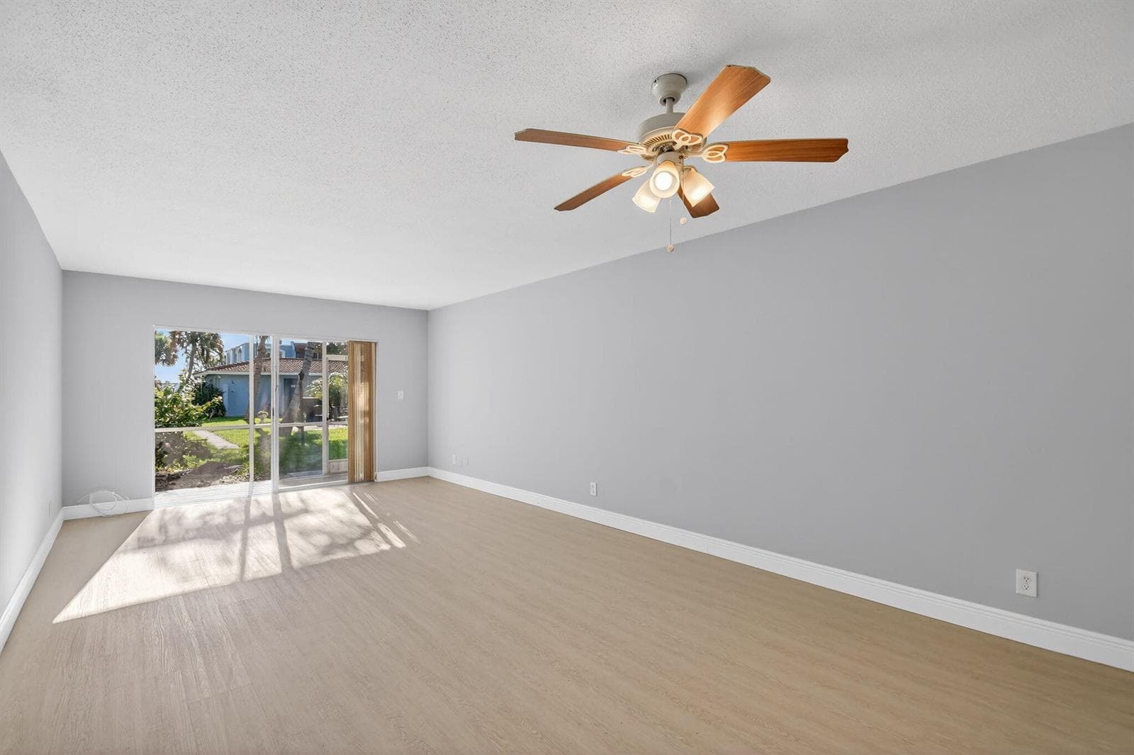 1432 S Lakeside Drive 4 photo 17