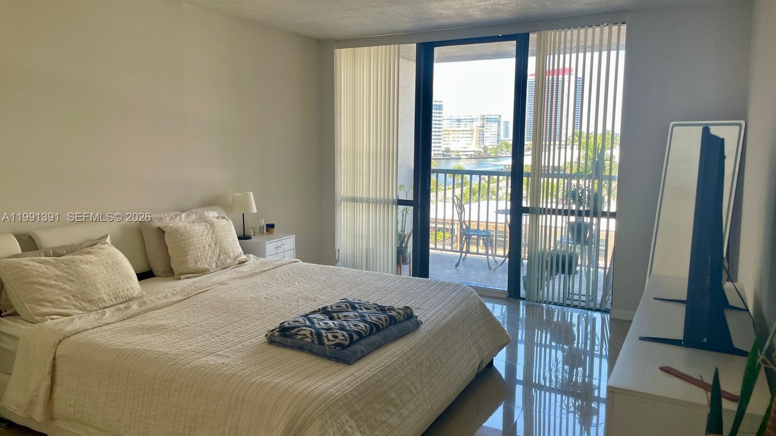 2017 OCEAN DR 405W photo 7