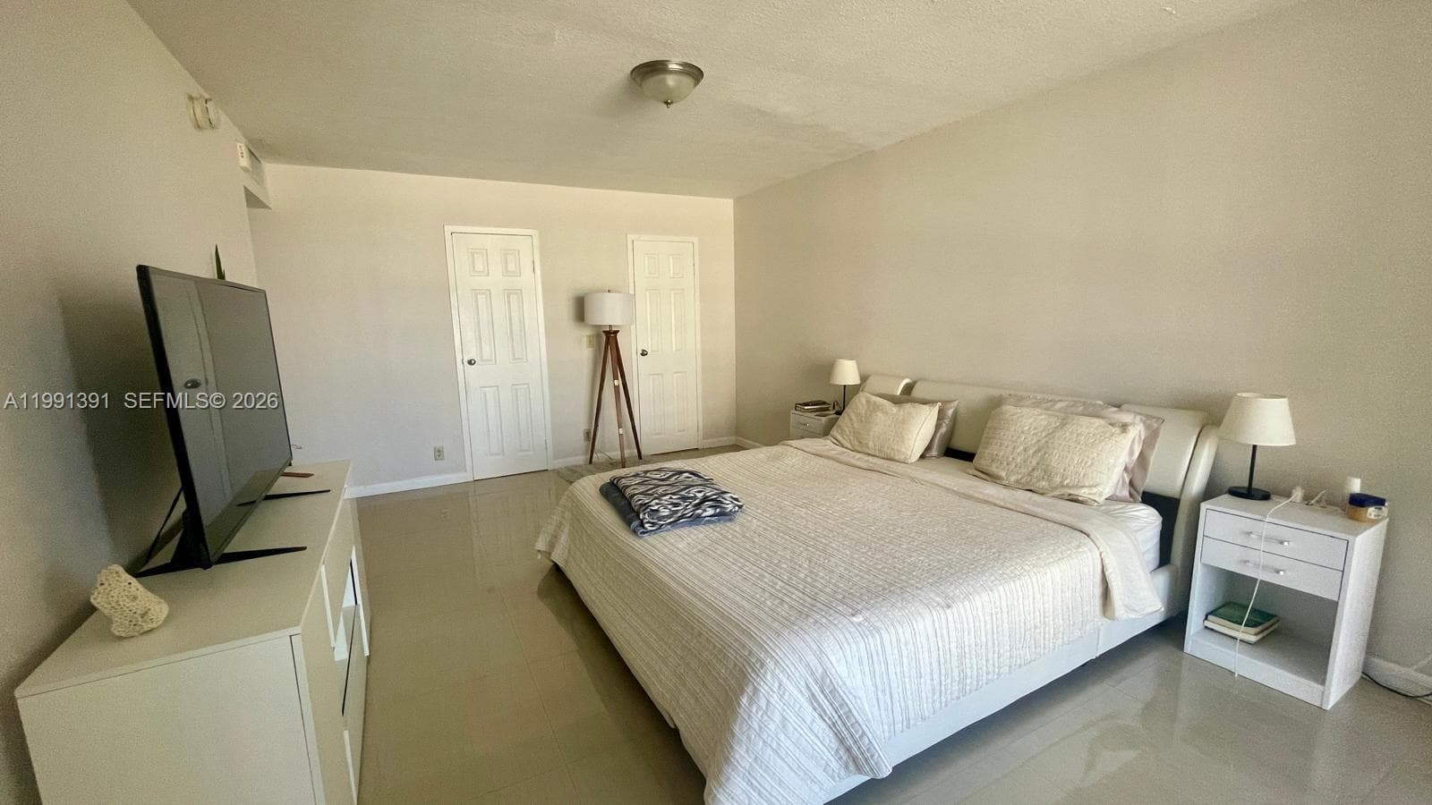 2017 OCEAN DR 405W photo 8