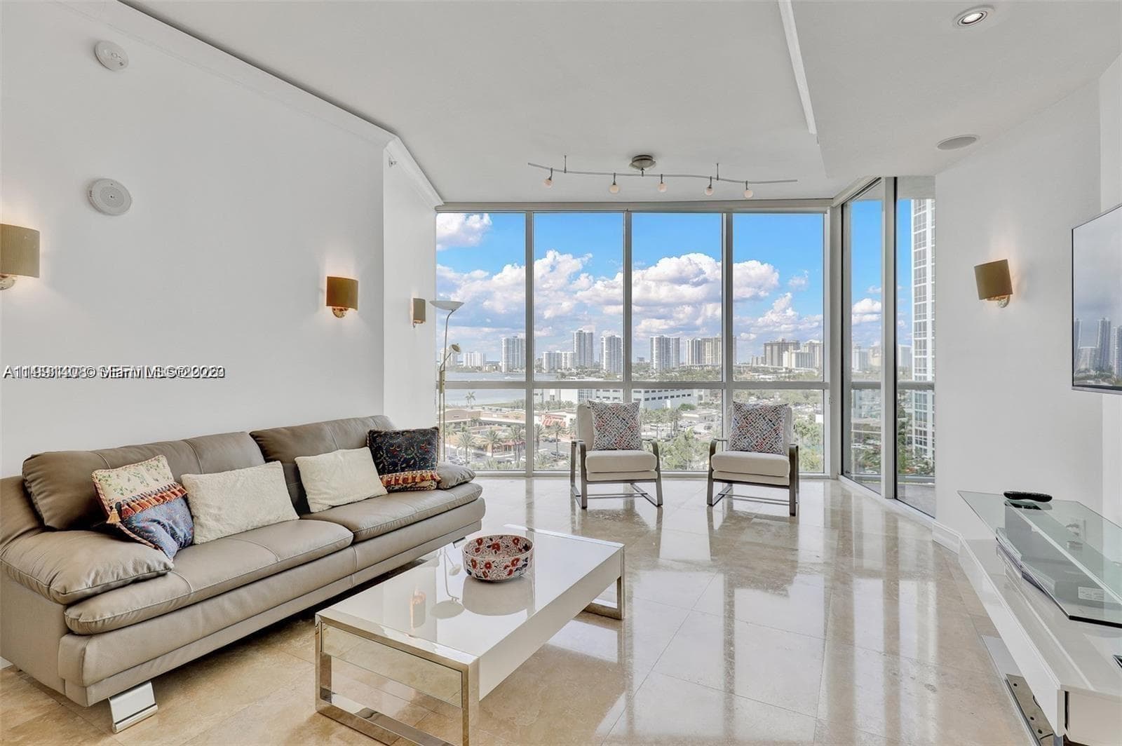 18101 Collins Ave 1003 photo 2