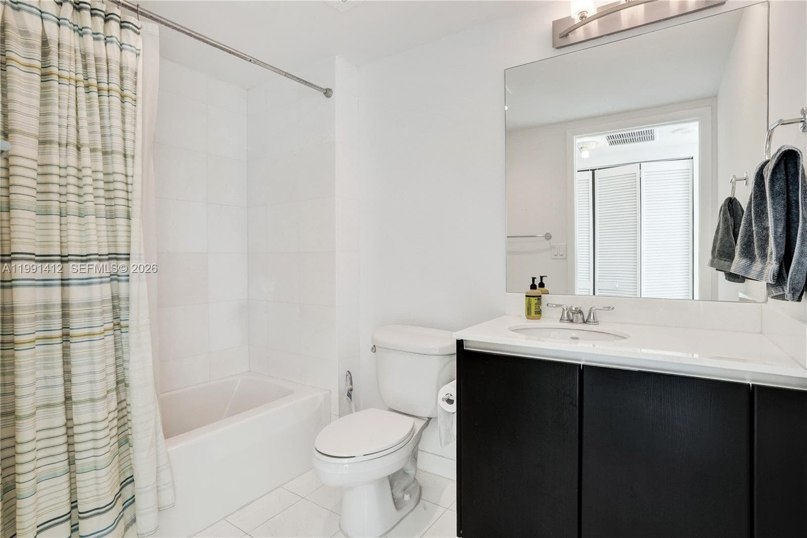 665 NE 25th St 2105 photo 13