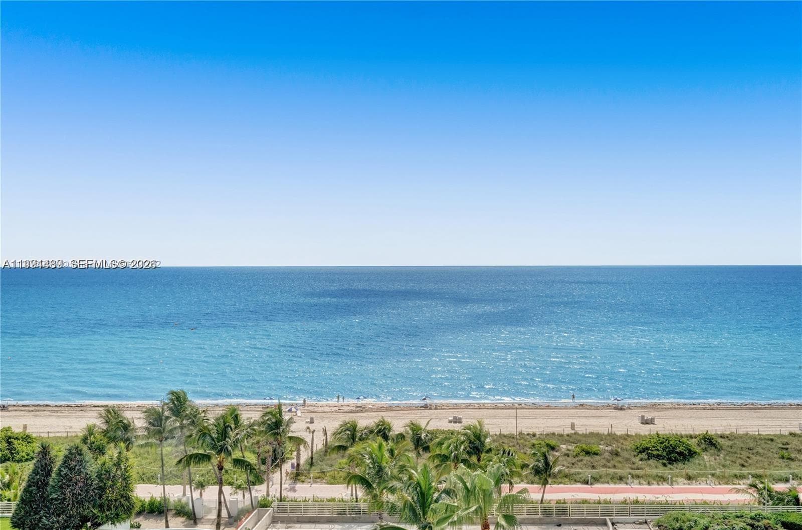 5151 Collins Ave 1035 photo 3