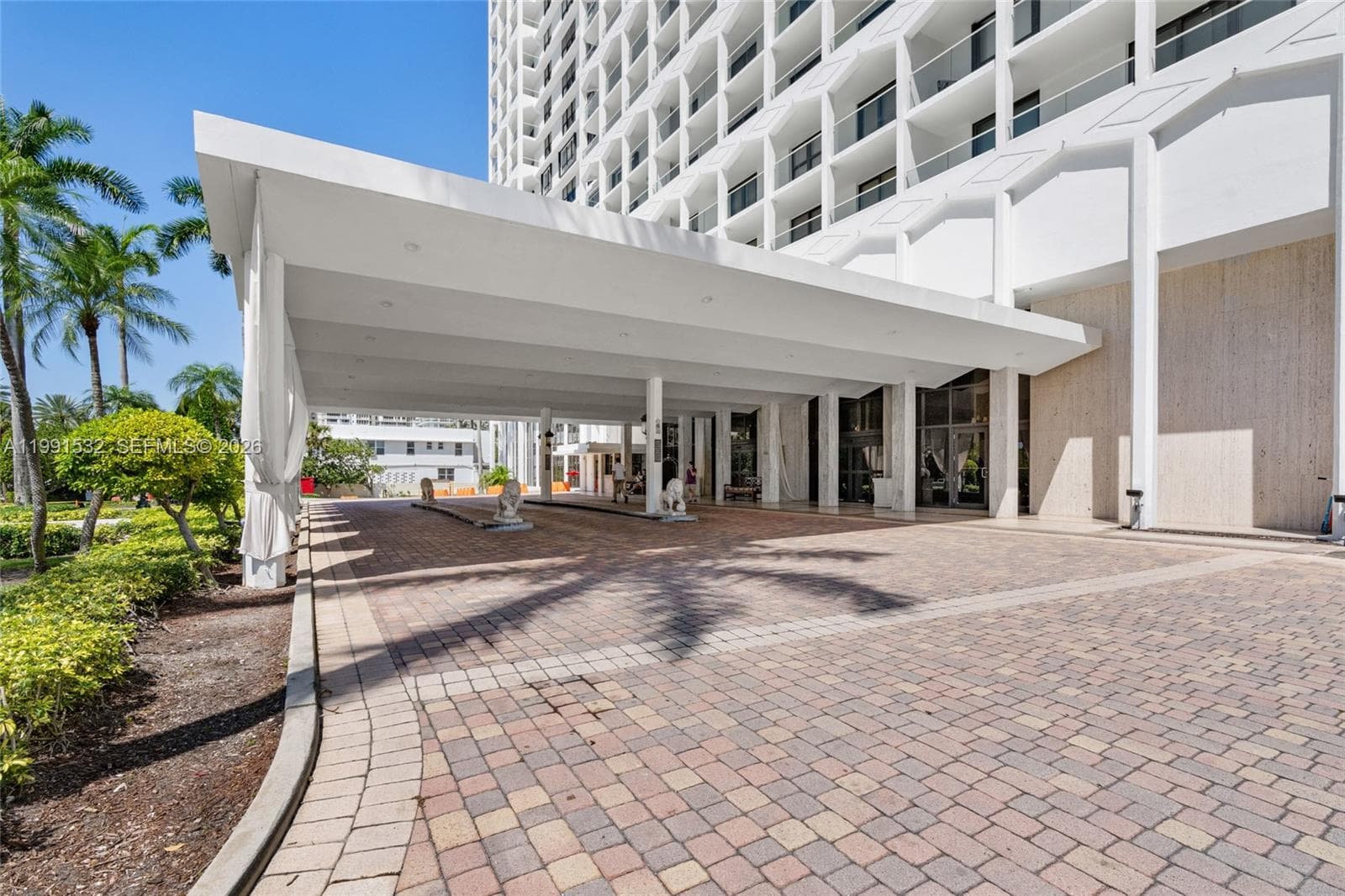 9801 Collins Ave 5R photo 3