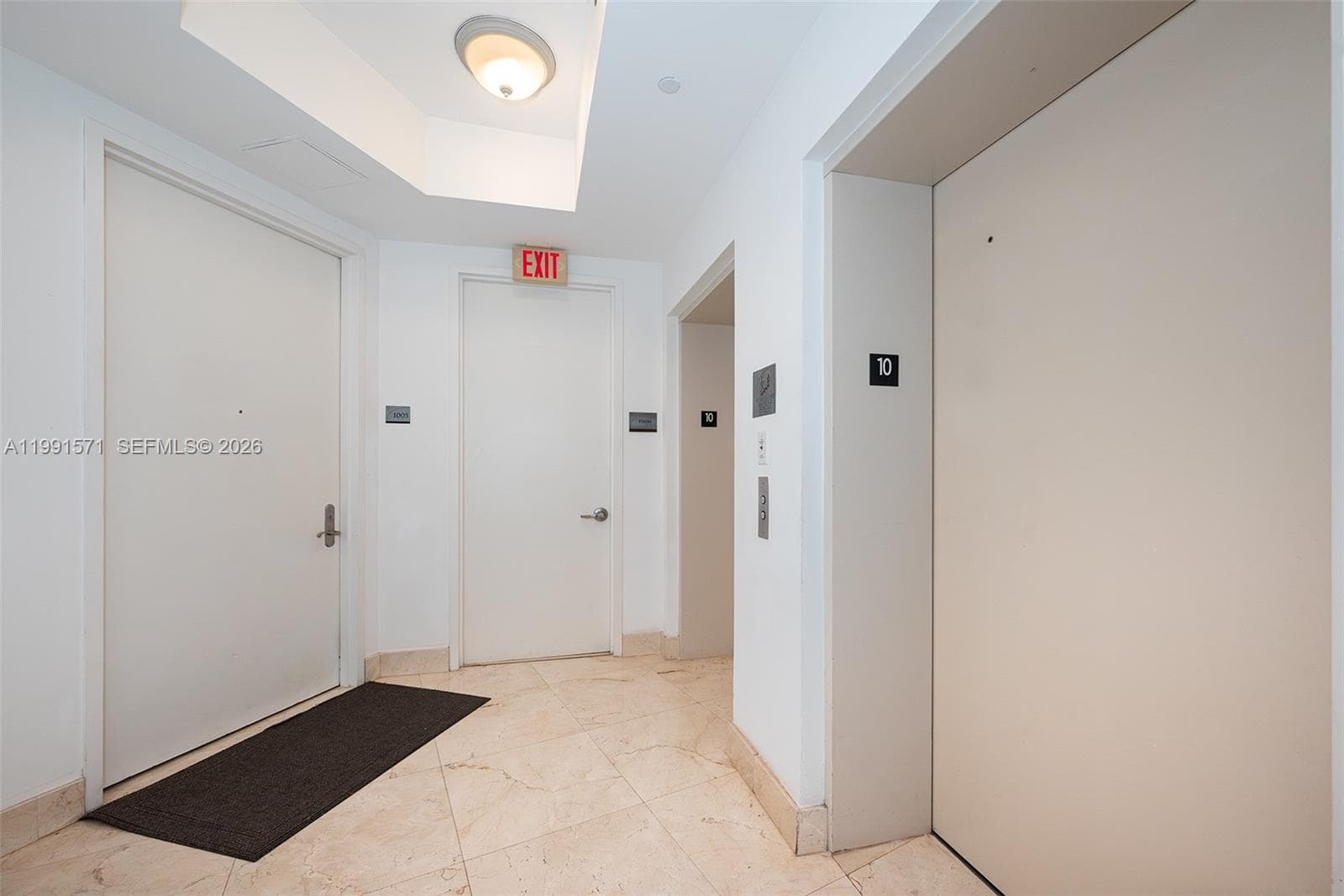 16001 collins ave 1005 photo 2