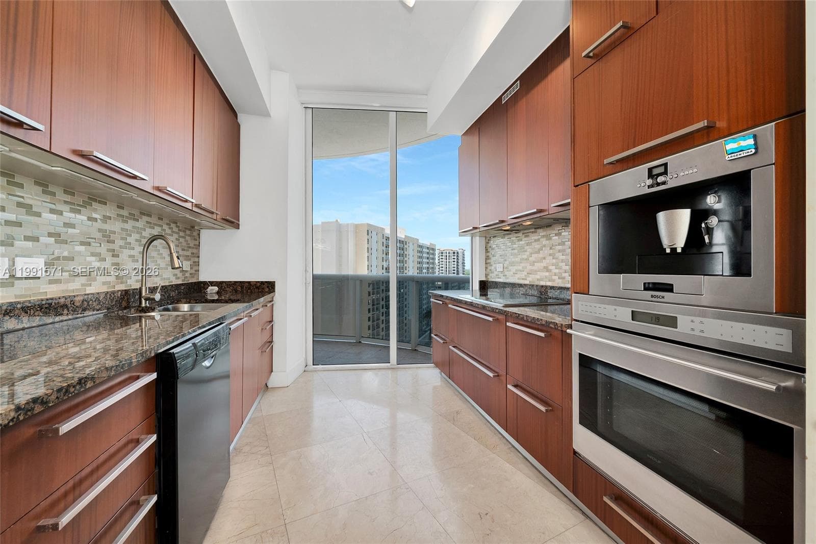 16001 collins ave 1005 photo 17