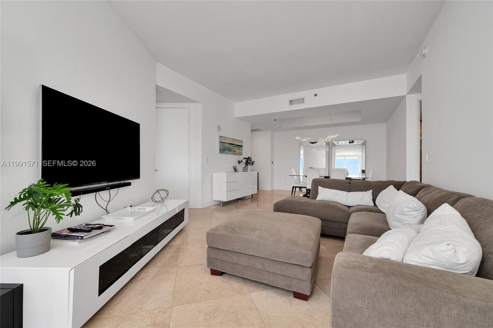 16001 collins ave 1005 photo 16