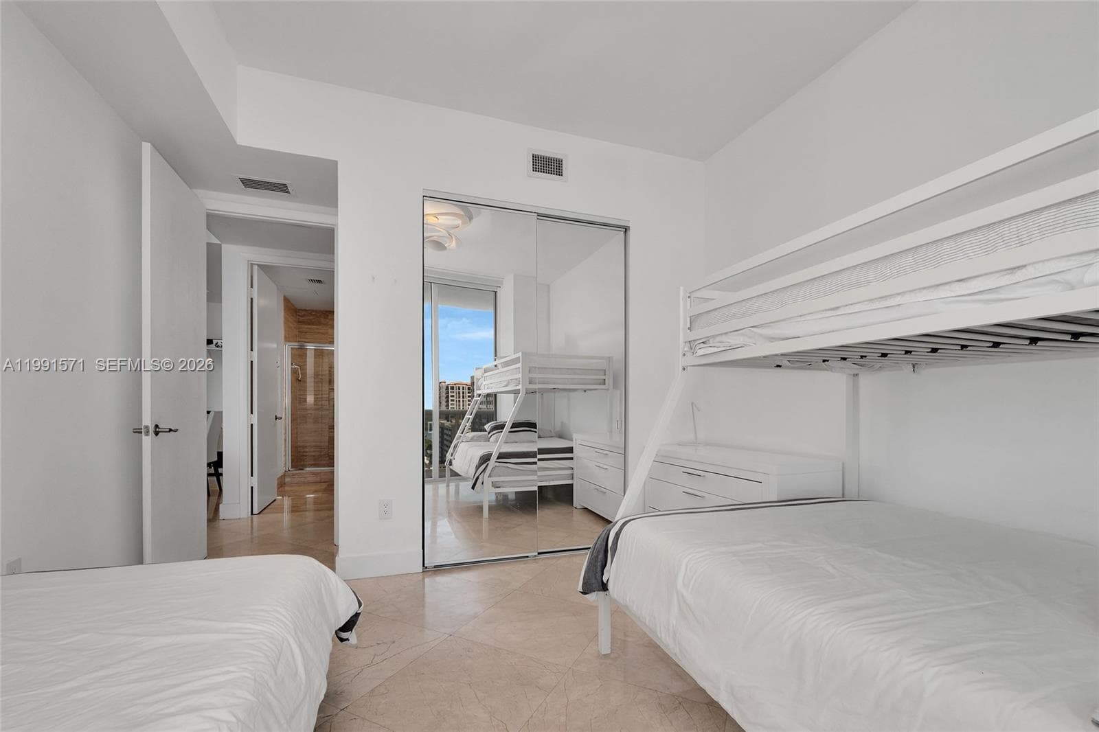 16001 collins ave 1005 photo 20