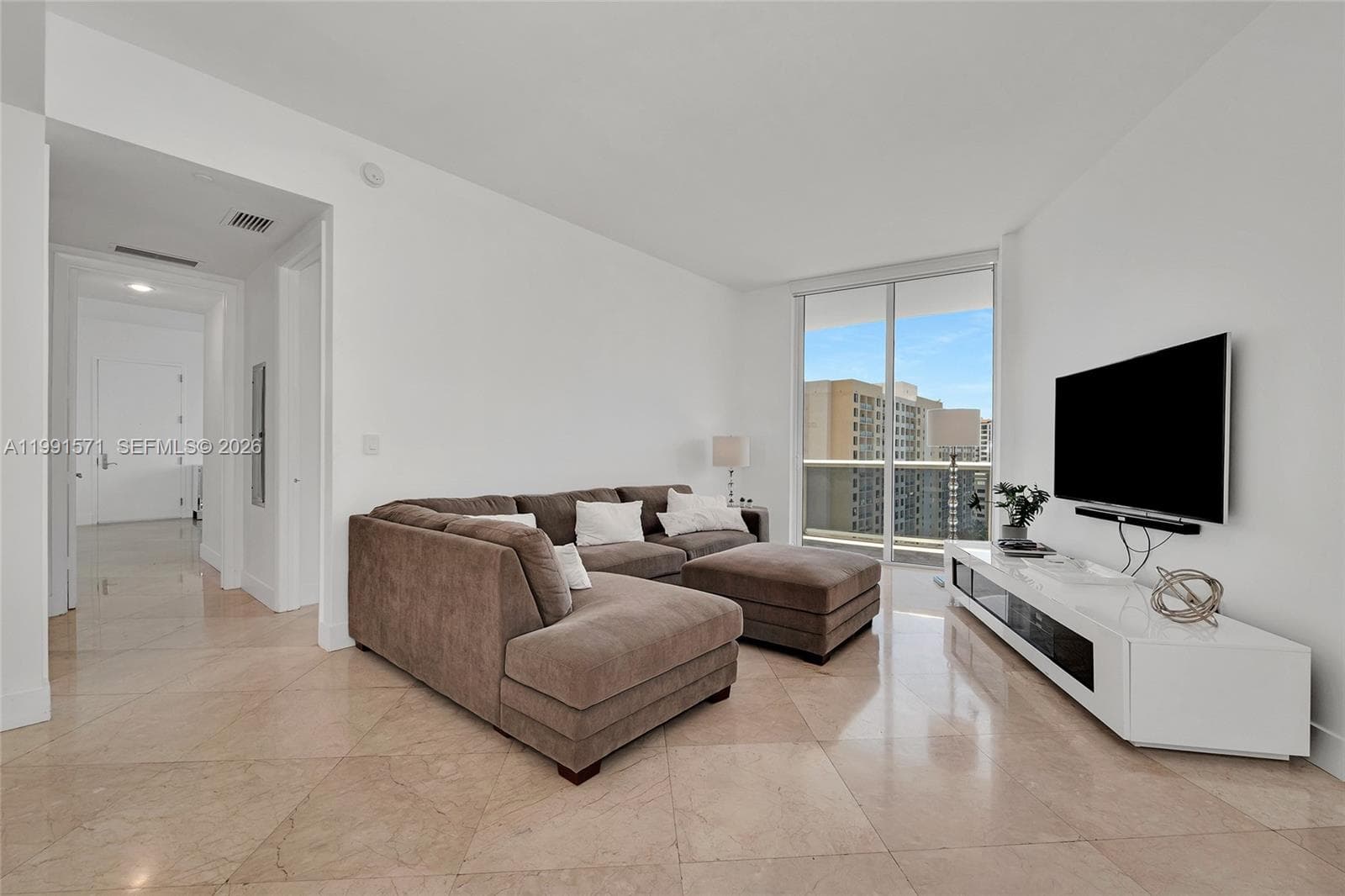 16001 collins ave 1005 photo 9