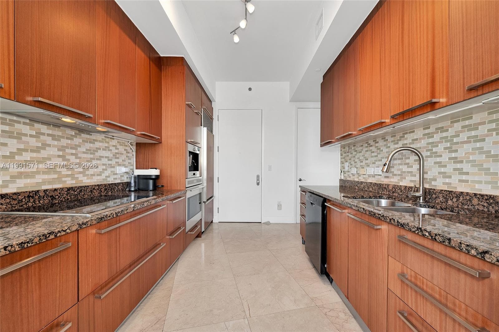 16001 collins ave 1005 photo 18