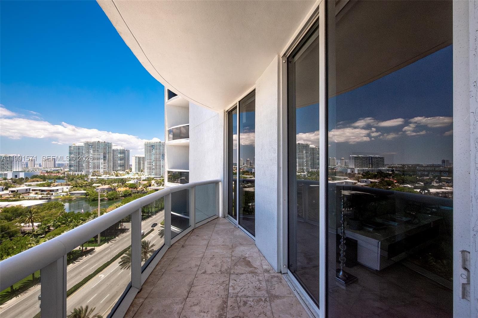 16001 collins ave 1005 photo 15