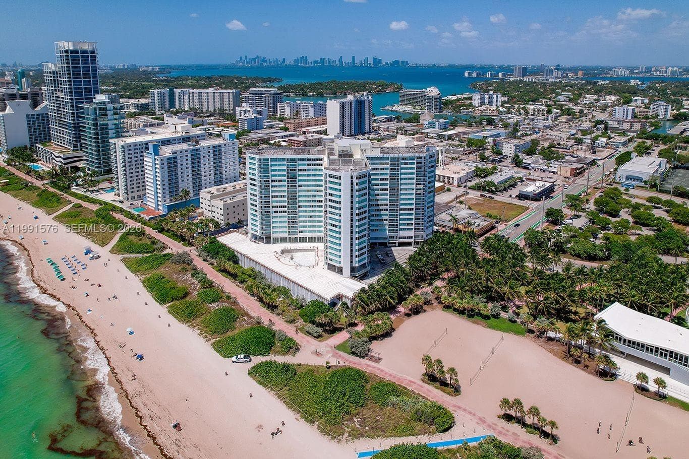 7135 Collins Ave 625 photo 2