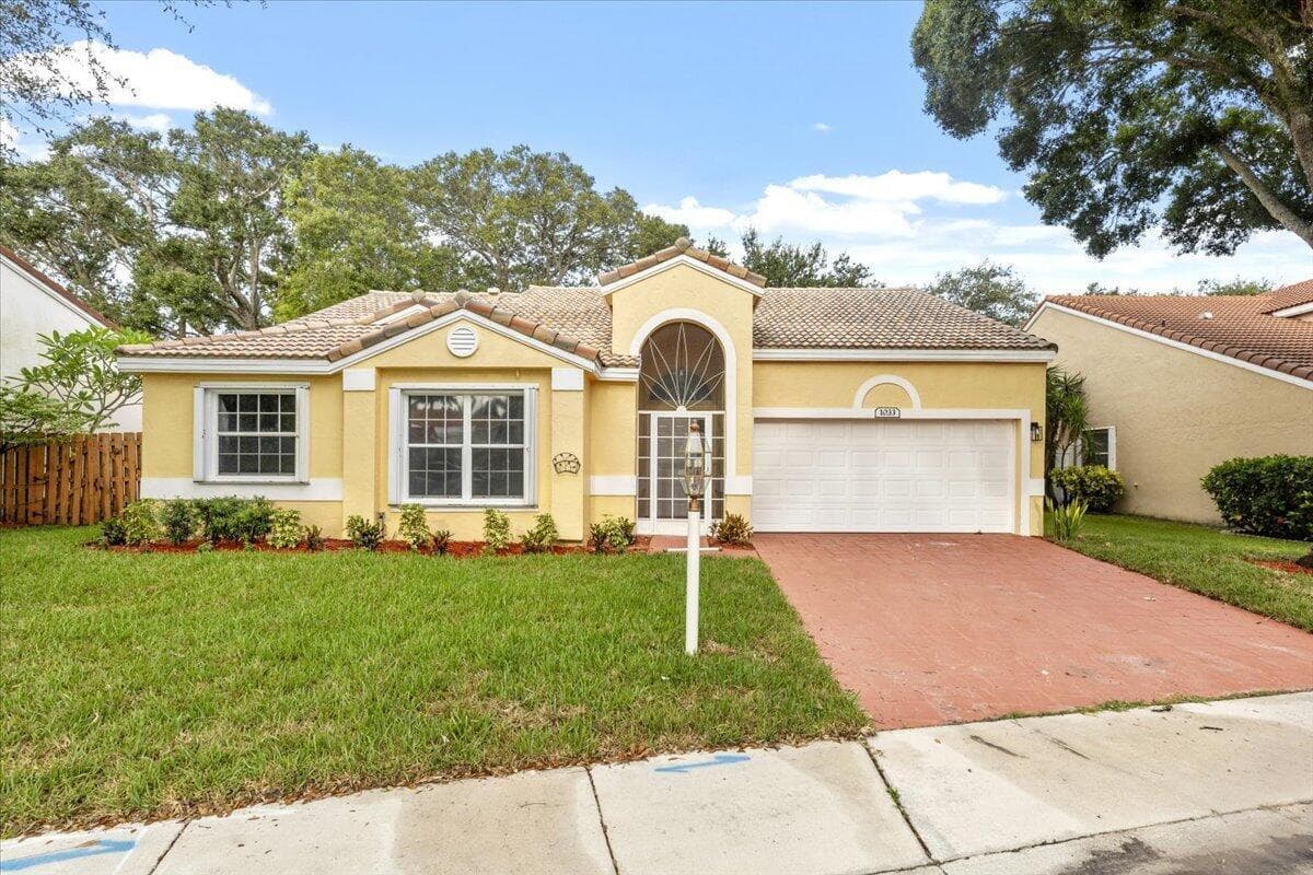 1033 W Siena Oaks Cir Circle W photo 3