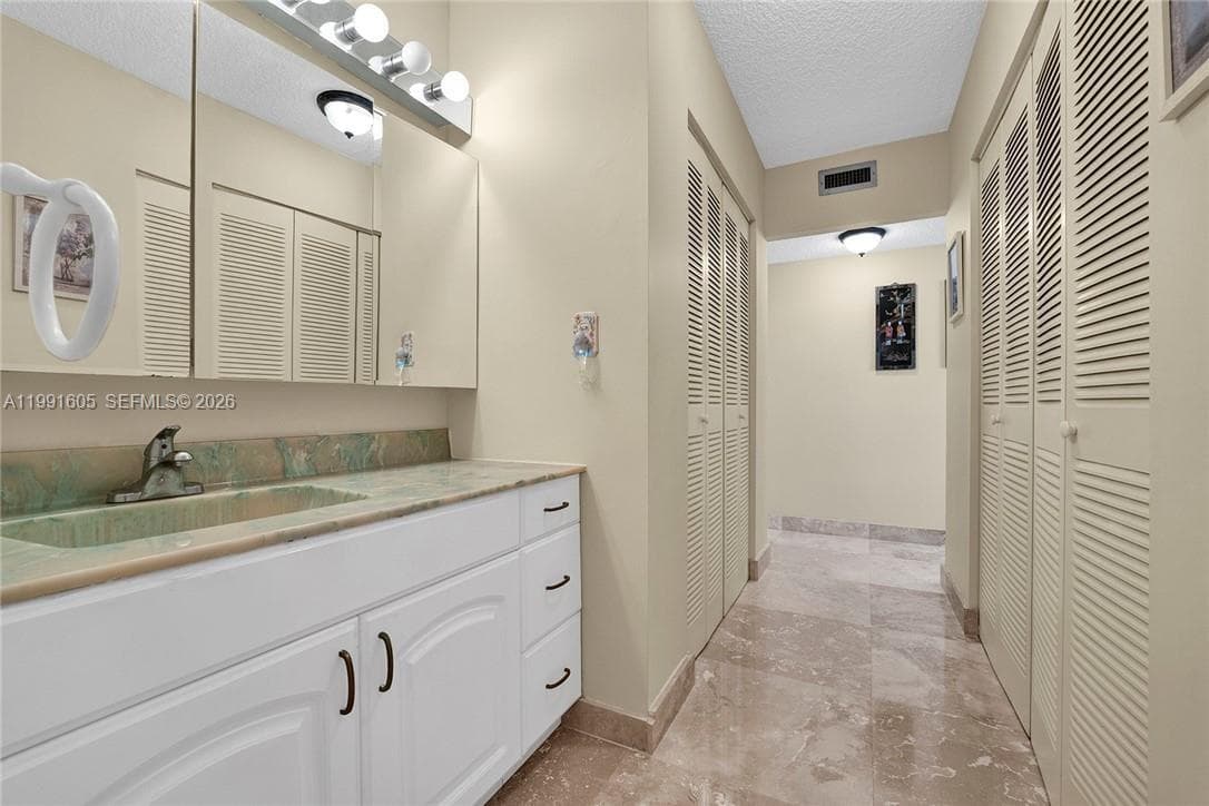 1400 S Ocean Dr 1004 photo 17