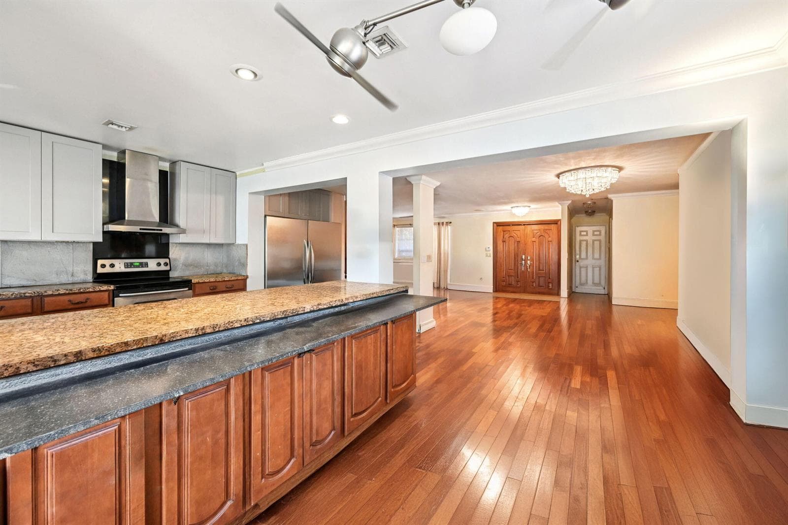 605 Inlet Road photo 3