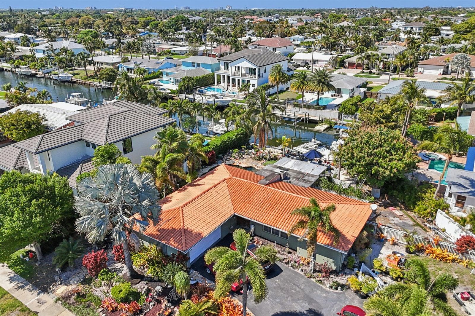 605 Inlet Road photo 1