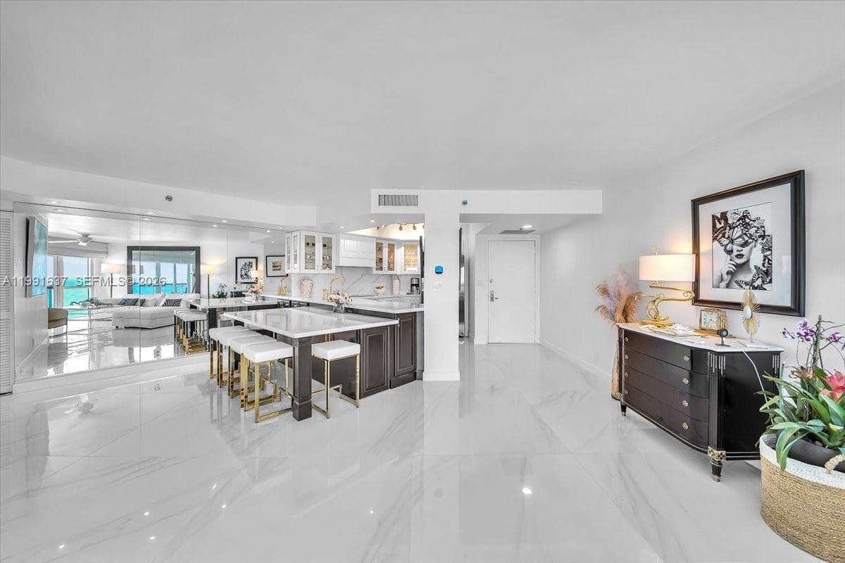 6767 Collins Ave 1110 photo 9