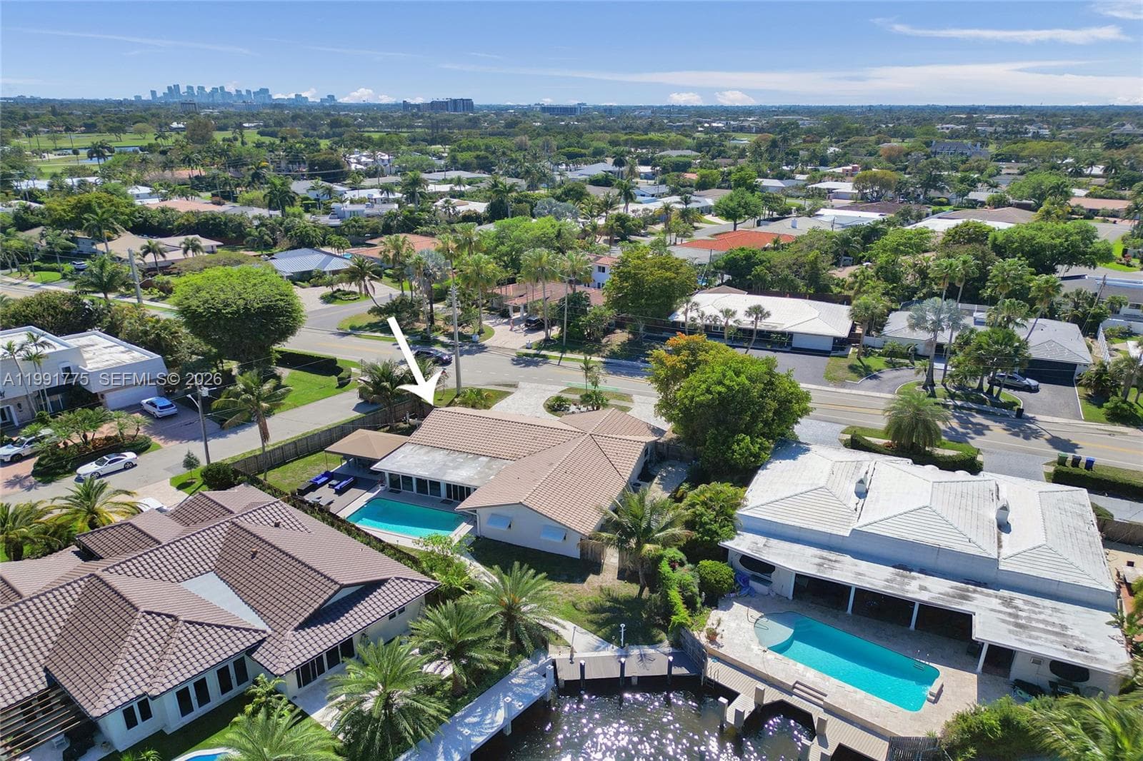 4100 Bayview Dr photo 2