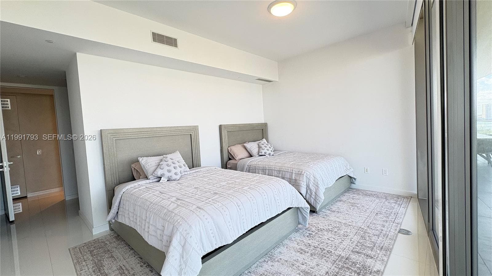 18975 Collins Ave 905 photo 19