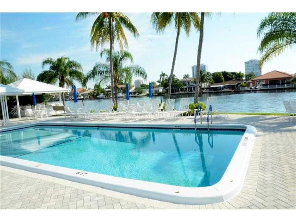 6521 Bay Club Drive 4 photo 23