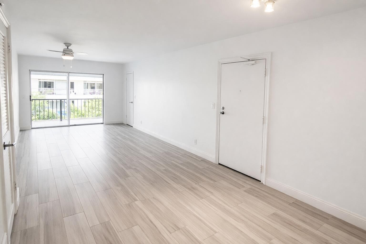 6521 Bay Club Drive 4 photo 3