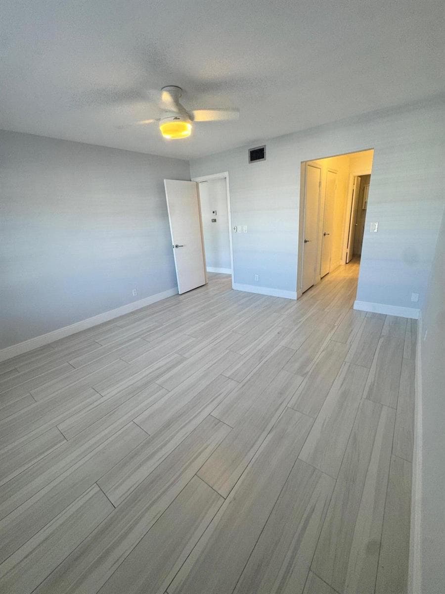 6521 Bay Club Drive 4 photo 5