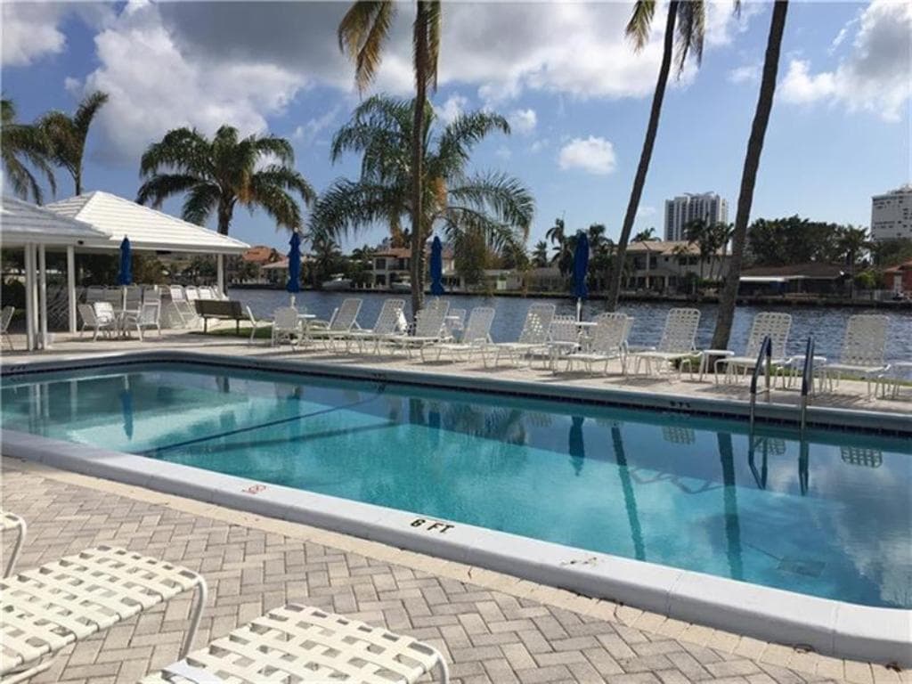 6521 Bay Club Drive 4 photo 20