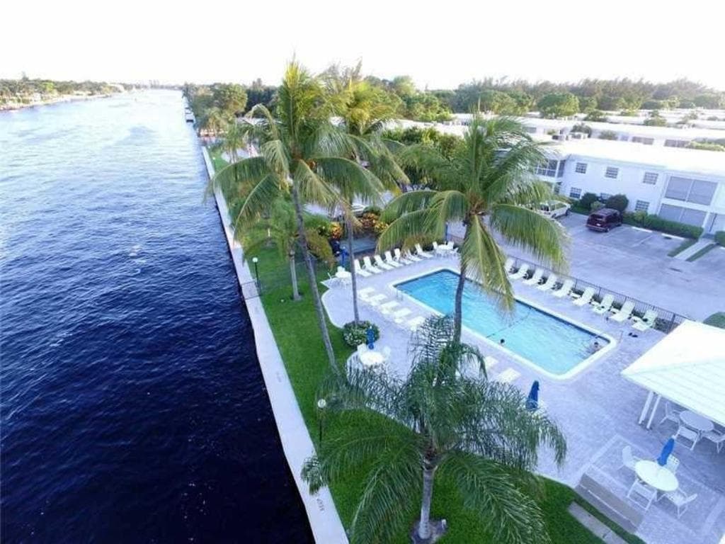 6521 Bay Club Drive 4 photo 24