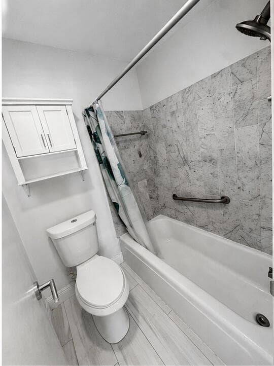 6521 Bay Club Drive 4 photo 10