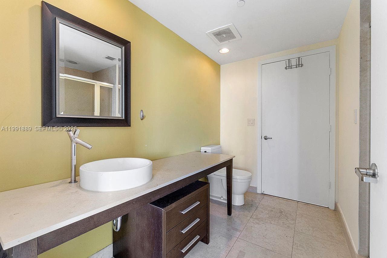 465 Brickell Ave 3905 photo 11